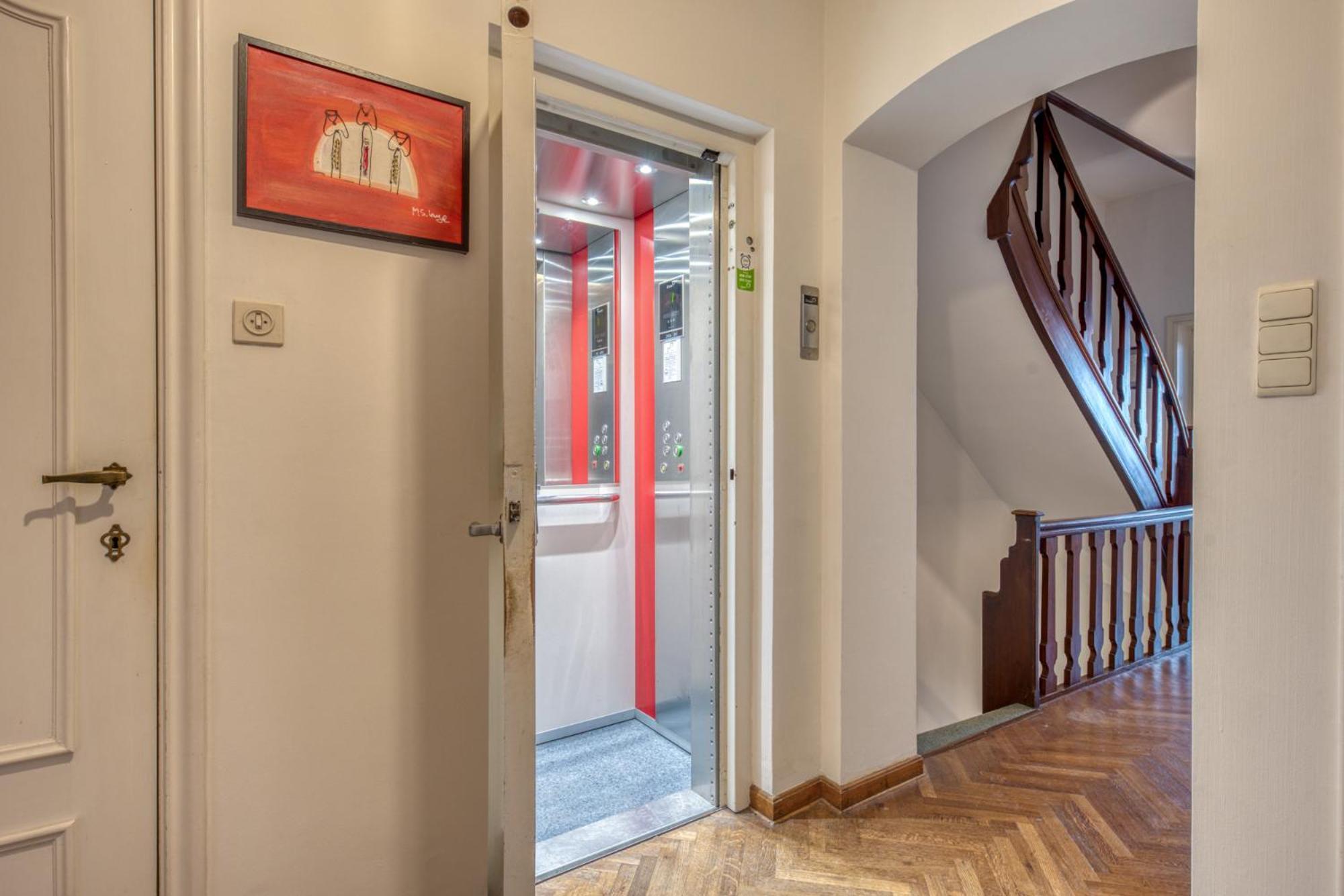 Belle Maison Bourgeoise Partagee De 4 Logements Lieja Exterior foto